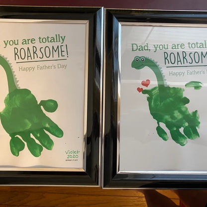 Handprint Art / Dad you are totally Roarsome / Kids Handprint Craft / Dinosaur Keepsake / Happy Father's Day / Gift DIY Dad Printable 0079